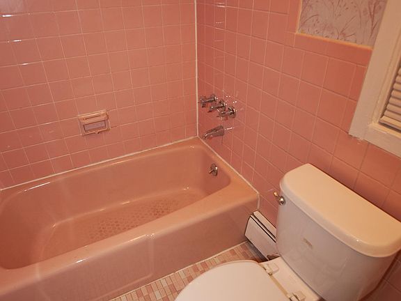 5th image of 10649 96th St