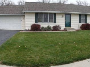 921 Kingsway Ln, Byron, IL 61010