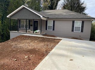 112 Walnut Ln, Oak Ridge, TN 37830