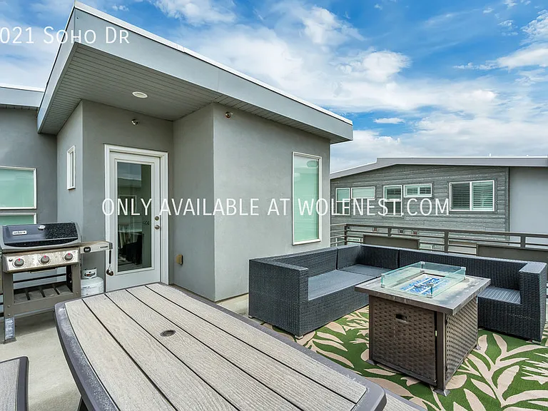 1021 Soho Dr — Photo 30
