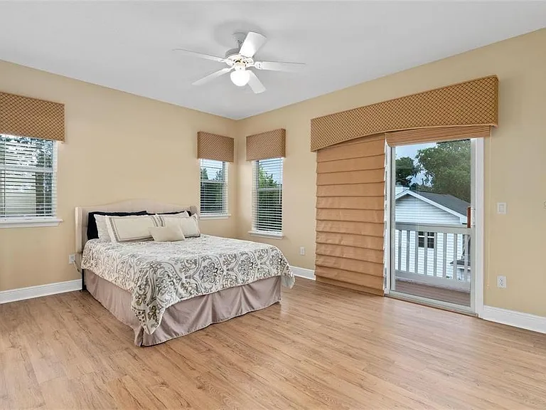 828 Ellwood Ave #J — Photo 23
