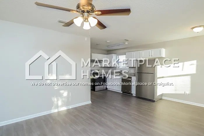 3 bed, 2.0 bath, 931 sqft, $1,849 — Photo 3