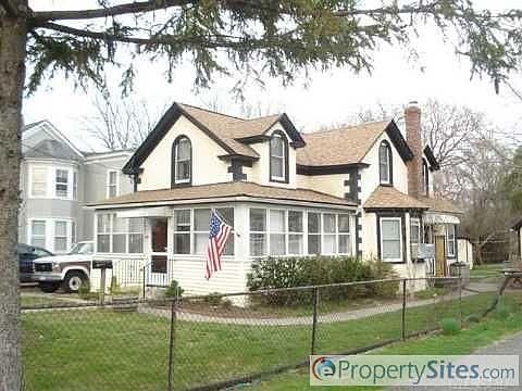 1st image of 8 Dale Dr