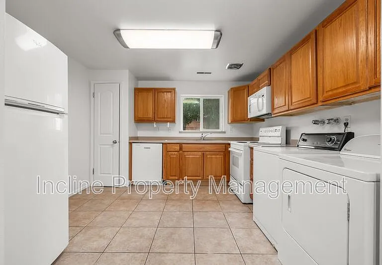 1069 S 80 E — Photo 3
