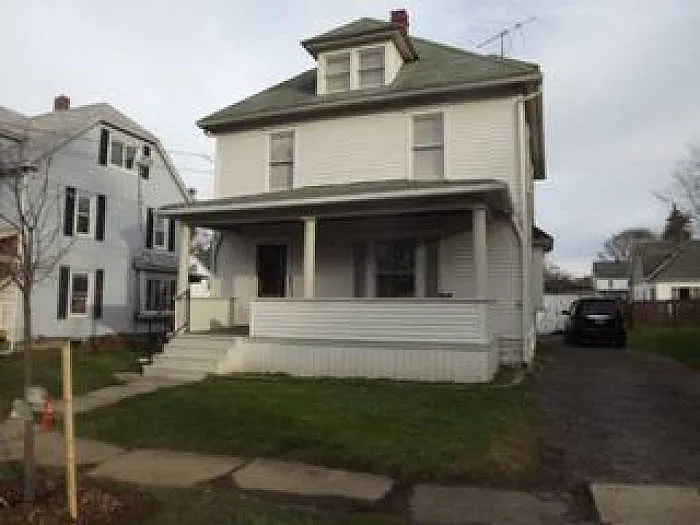 85 Highland Ave photo 1