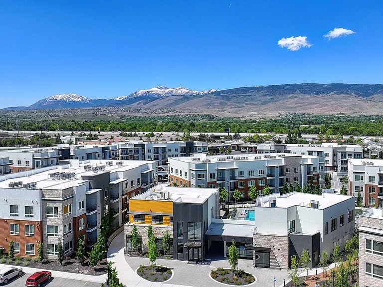 Halcyon Apartments — Photo 18