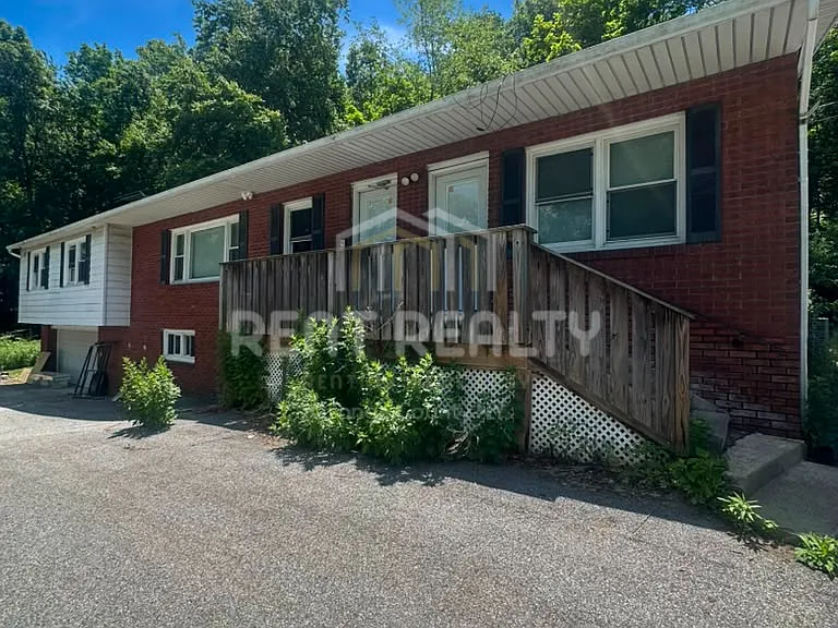 3 Brookside Ave — Photo 1