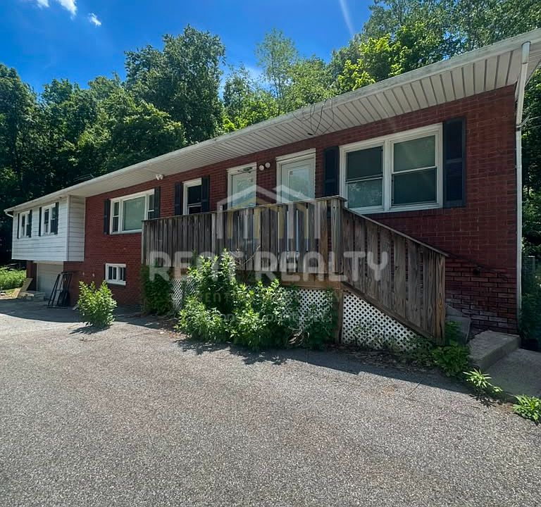 1st image of 3 Brookside Ave