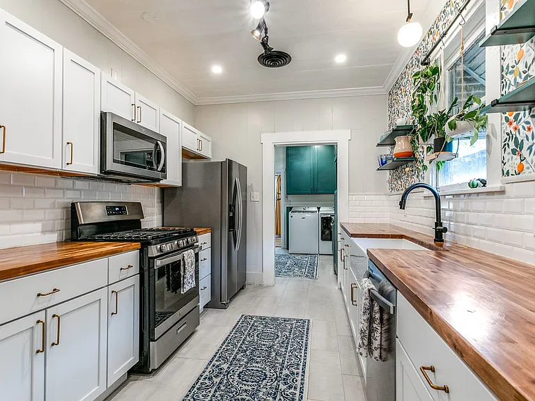 1004 Edison Dr — Photo 13