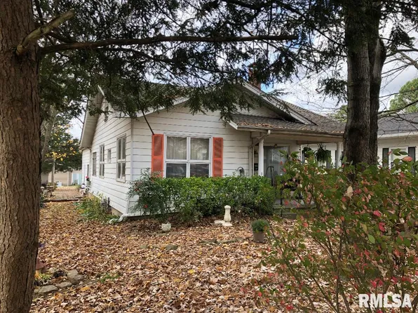 1105 S 13th St, Herrin, IL 62948