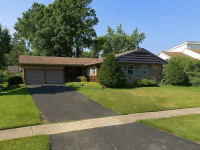 394 Indian Hill Dr, Buffalo Grove, IL, 60089