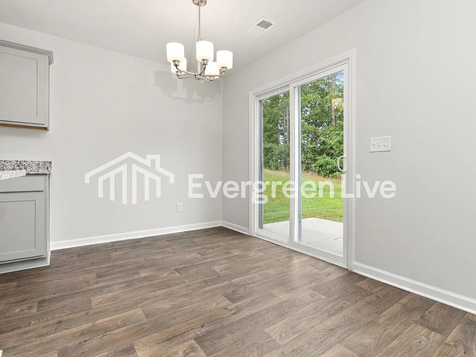 4 bed, 2.5 bath, 1775 sqft, $1,945 — Photo 3