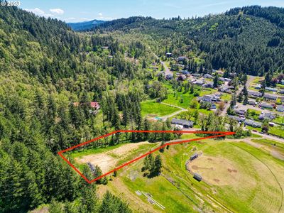 E B Ave, Drain, OR, 97435