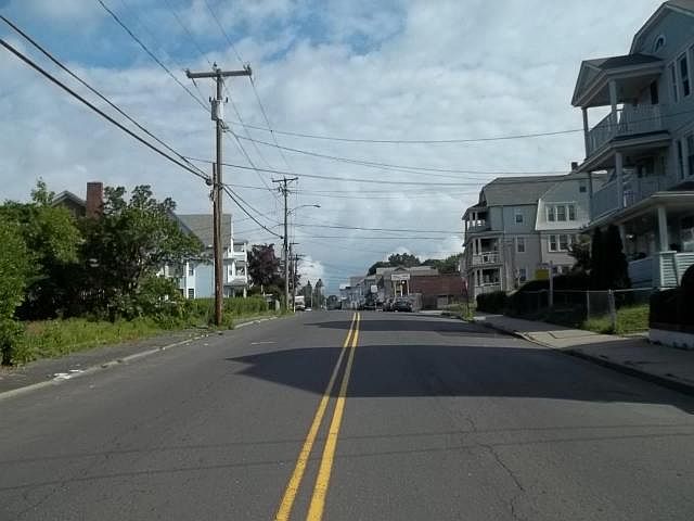 2nd image of 215 Hill St