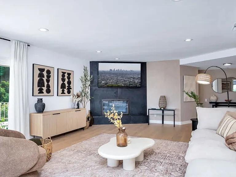 Mountcastle Dr — Photo 15