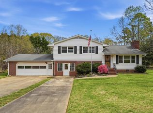 11 Spring Valley Rd, Greenville, SC 29615