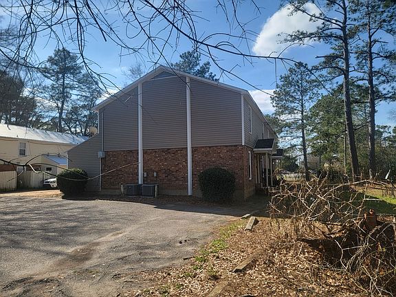 4th image of 152 Chalet North Ct