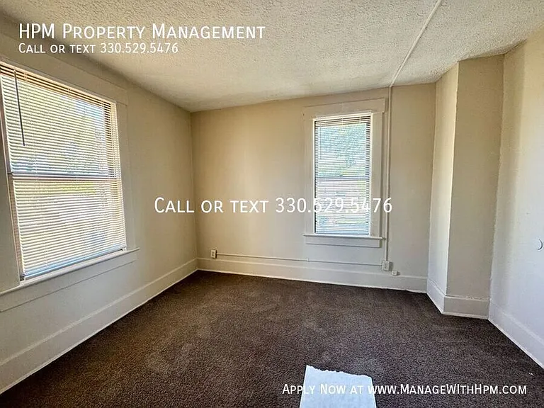 1538 Woodland Ave NW — Photo 8