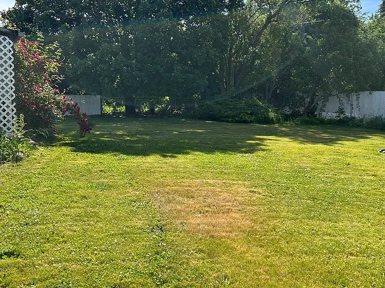 654 E Maple Pl — Photo 19
