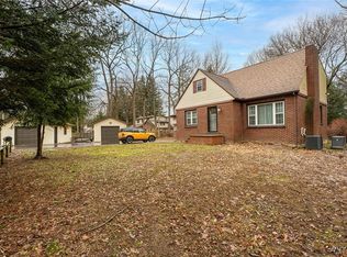 1220 Stolle Rd, Elma, NY 14059