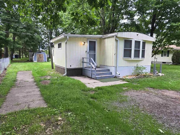 W5120 Shady Ln, Shawano, WI 54166