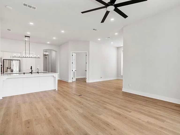 415 N Hillary Step Pl — Photo 13