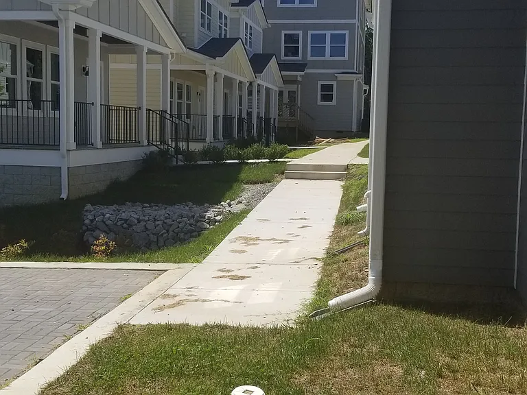 1121 Lawrence Ave #6 — Photo 36