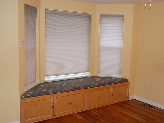 4th image of 6735 47th Avenue Ct E