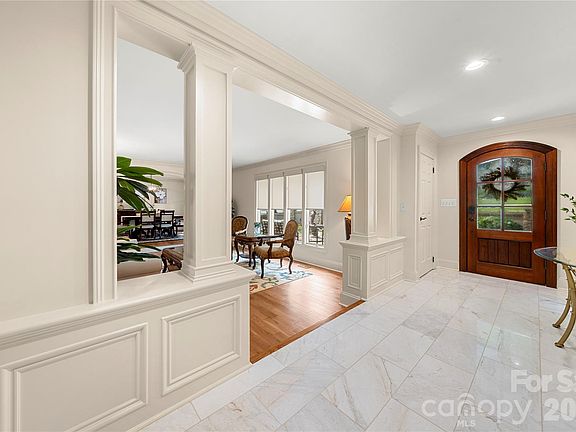 3rd image of 4531 Montibello Dr
