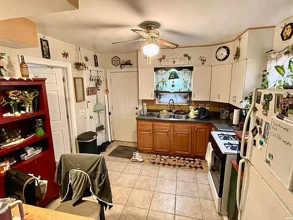 4th image of 1122 W 8th St