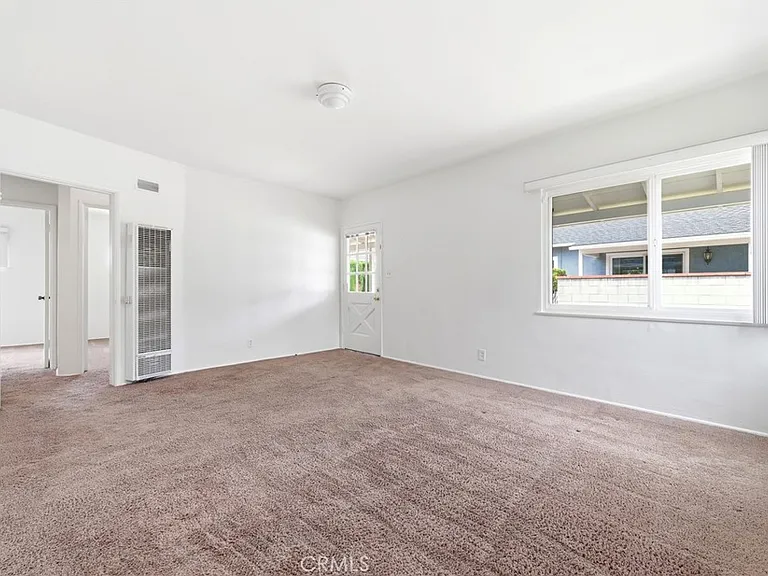 6268 N Muscatel Ave — Photo 11