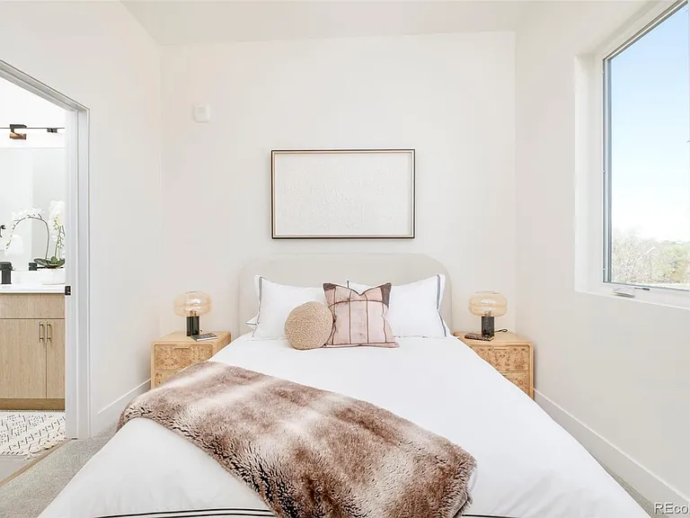 2105 S Galapago St #12 — Photo 26