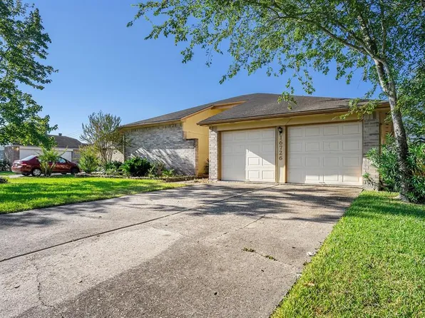 16726 Frigate Dr, Friendswood, TX 77546