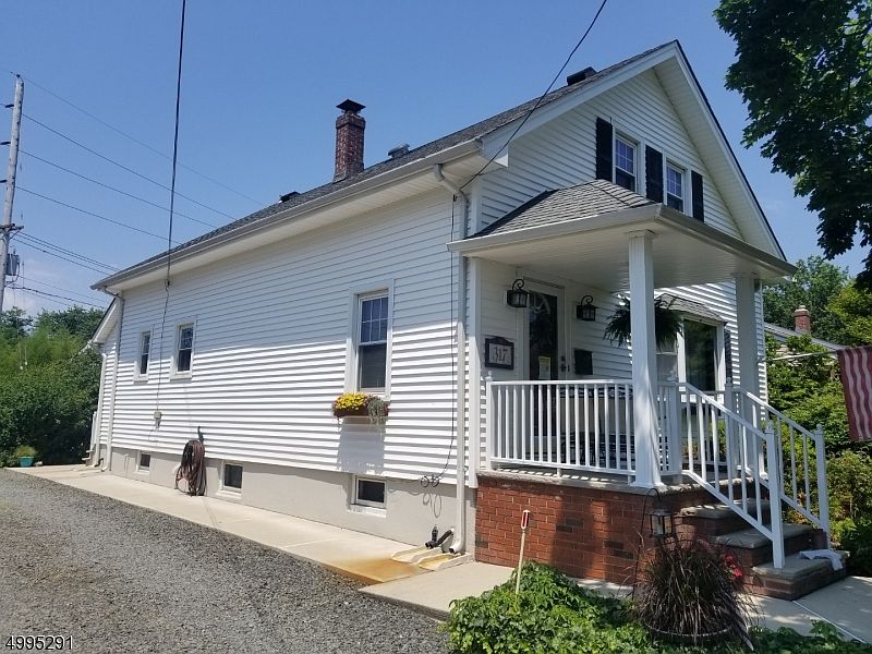2nd image of 317 Bryant Ct