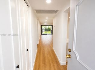9233 SW 8th St APT 207, Boca Raton, FL 33428