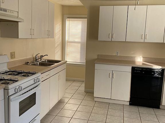 5th image of 42 Whitney Ave S