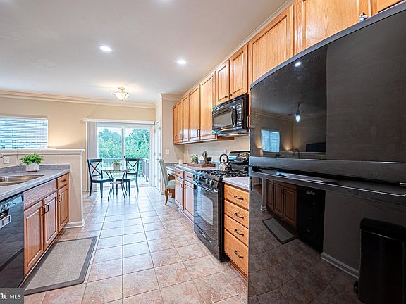 5th image of 130 Penns Manor Dr