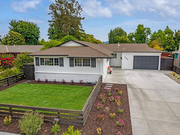 3rd image of 868 Kingfisher Dr