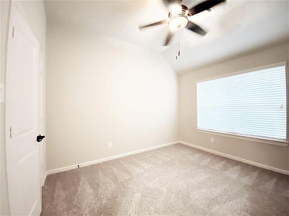 5th image of 4413 Bewley Dr