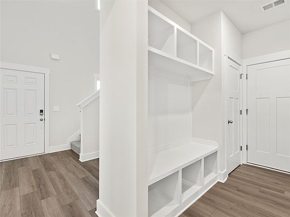 2nd image of 124 Veracruz Ct
