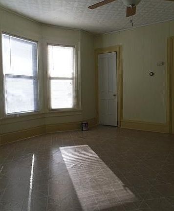 3rd image of 536 E Benton St