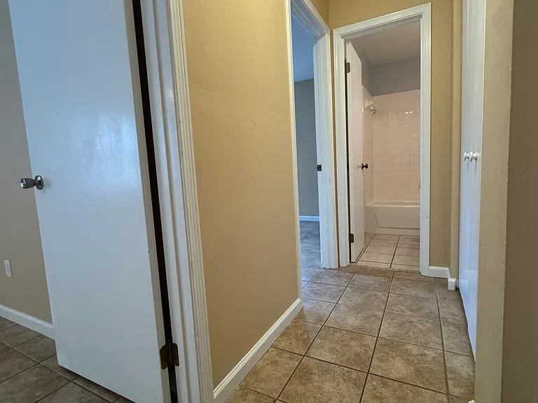 1029 SW Rossborough Ct #102 — Photo 18