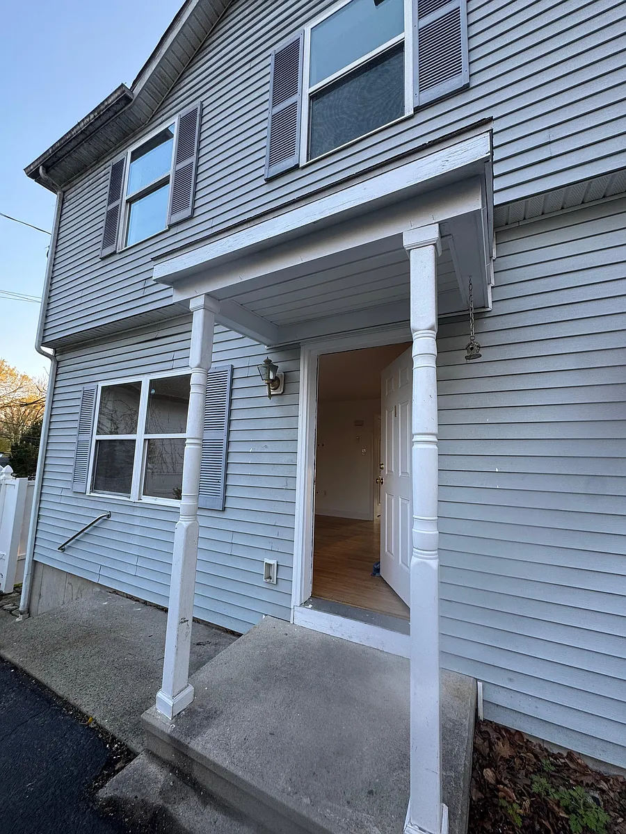 Building Photo - 29 Nash Pl #1