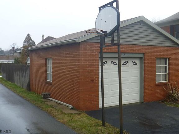 3rd image of 68 Miller Ave