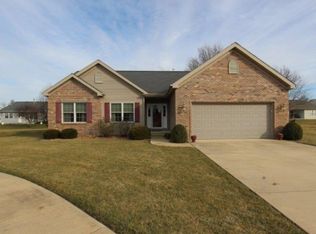 5 Summerfield Ln, Charleston, IL