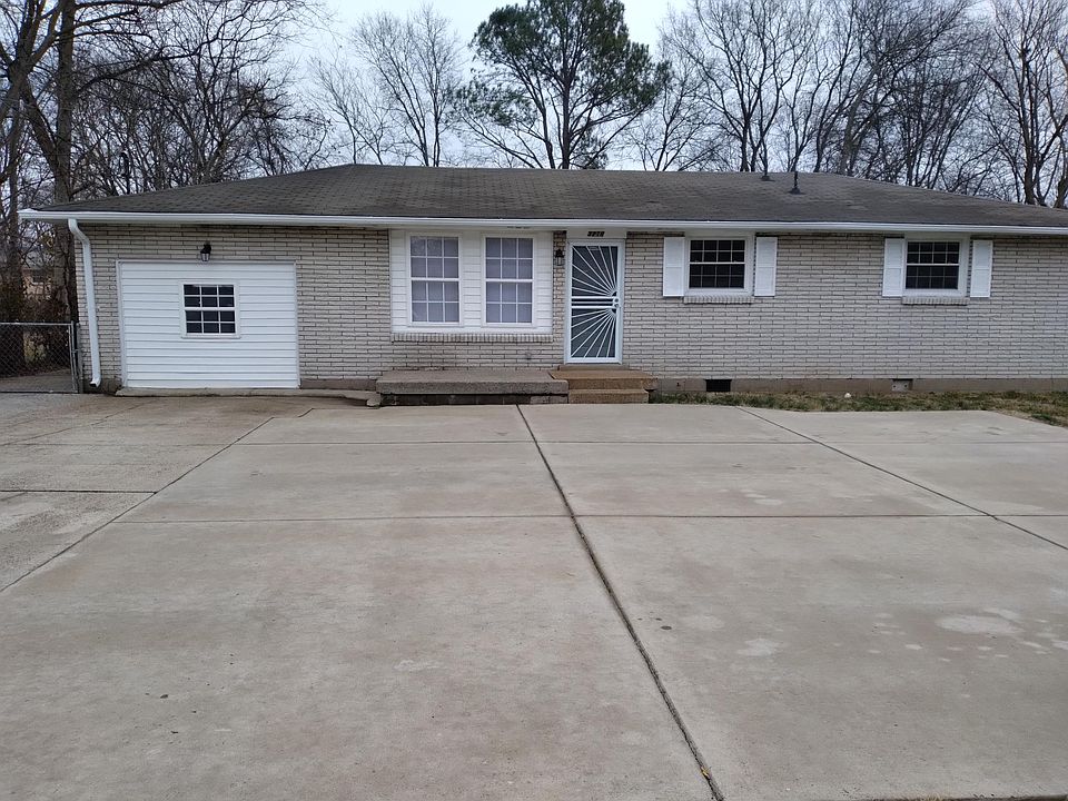 1st image of 3218 Sennadale Ln