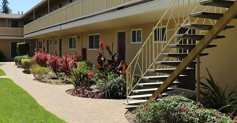 Mountain View Apartments — Photo 5