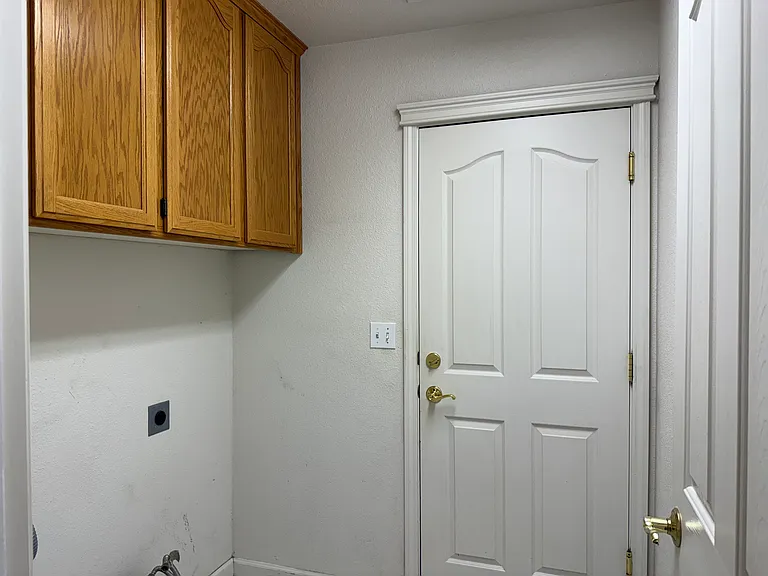 1343 Britt Ln — Photo 12