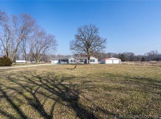 23586 116th Hwy, Colcord, OK 74338