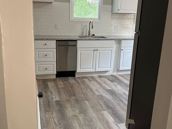 5th image of 77-79 Schultz Ave #77